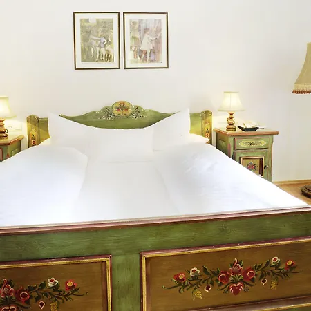 Schwarzer Adler Hotel 4*