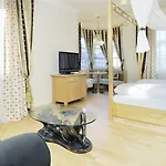 شوارزر أدلر 4*