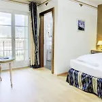 فندق شوارزر أدلر 4*