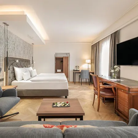 Schwarzer Adler Hotel 4*