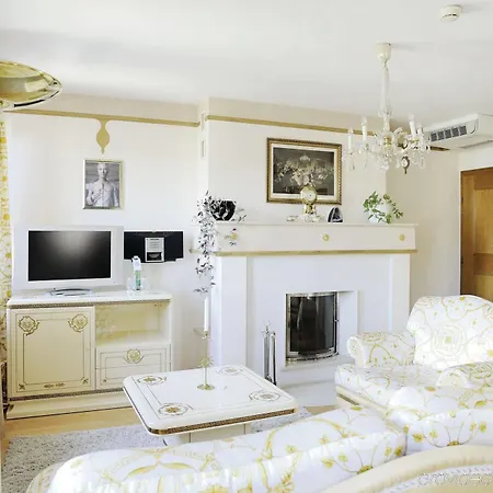 Schwarzer Adler Ξενοδοχείο 4*