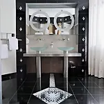 Hotel Schwarzer Adler 4*