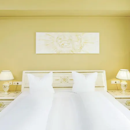 Hotel Schwarzer Adler 4*