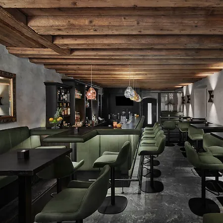 Schwarzer Adler Hotel 4*
