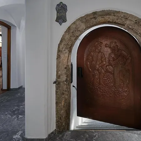 Schwarzer Adler Innsbruck